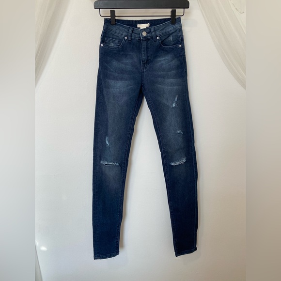 H&M Distressed High-Rise Skinny Jeans - Picture 8 of 12